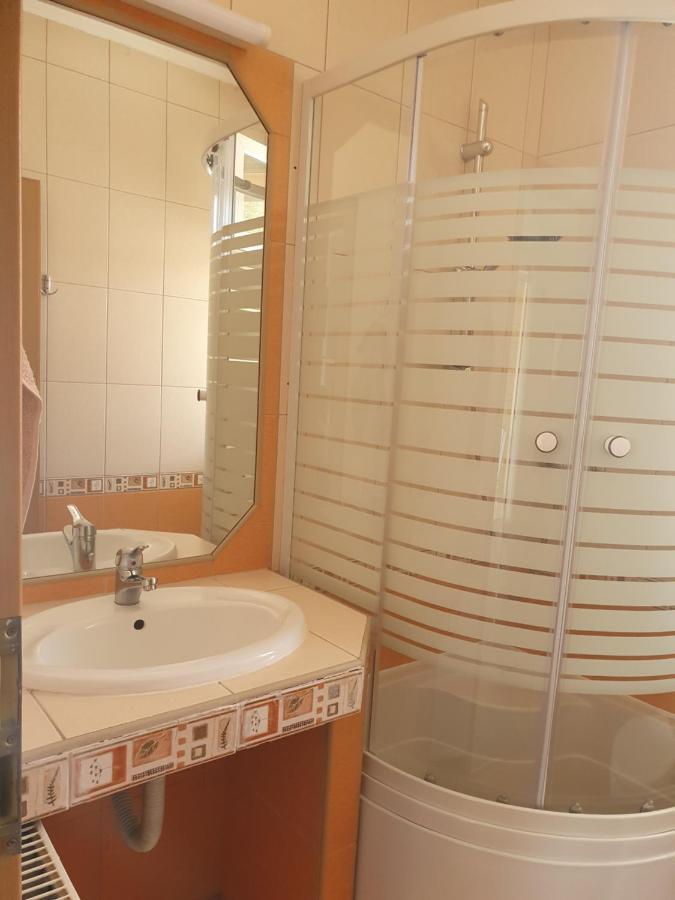 Maja Apartmanhaz Балатонлеле Екстериор снимка