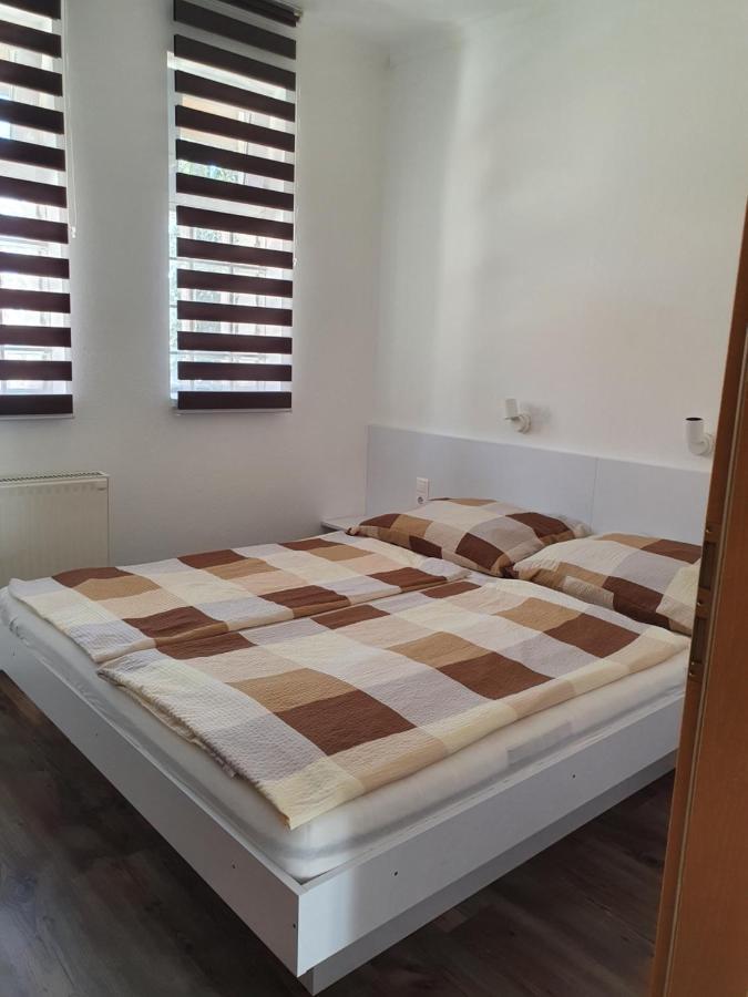 Maja Apartmanhaz Балатонлеле Екстериор снимка