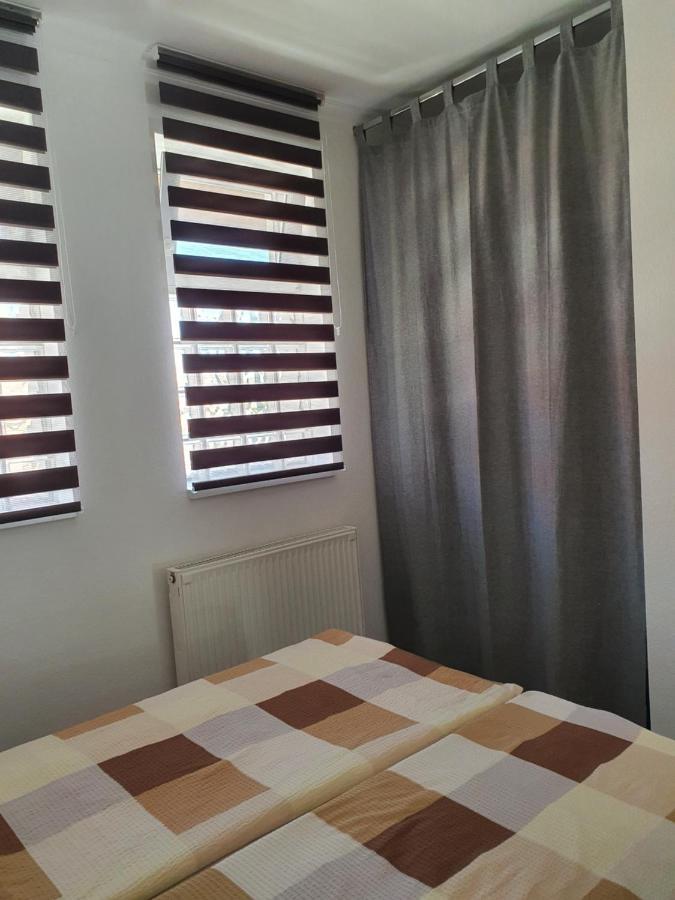 Maja Apartmanhaz Балатонлеле Екстериор снимка